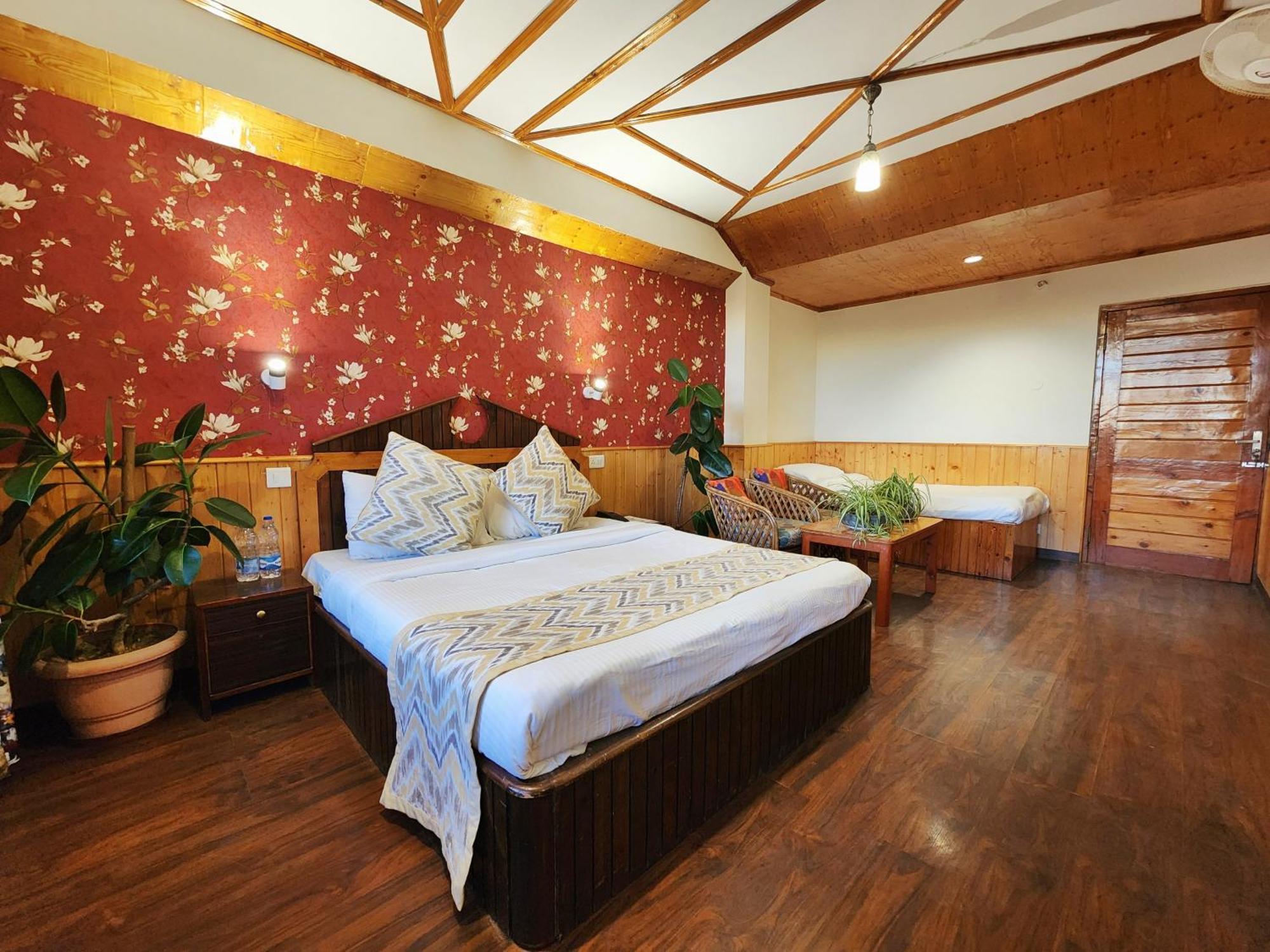 Hotel Pineview シムラー エクステリア 写真