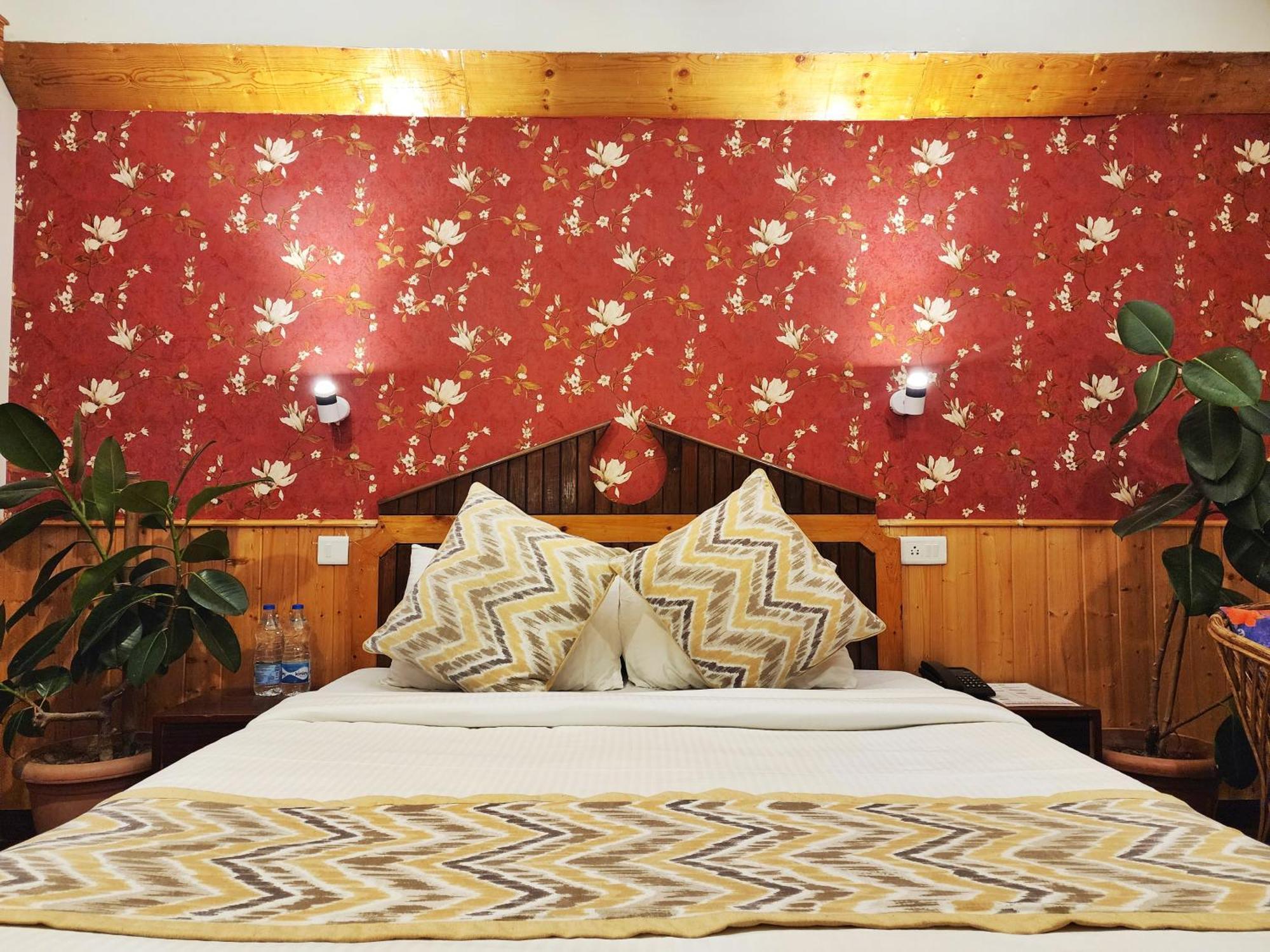 Hotel Pineview シムラー エクステリア 写真