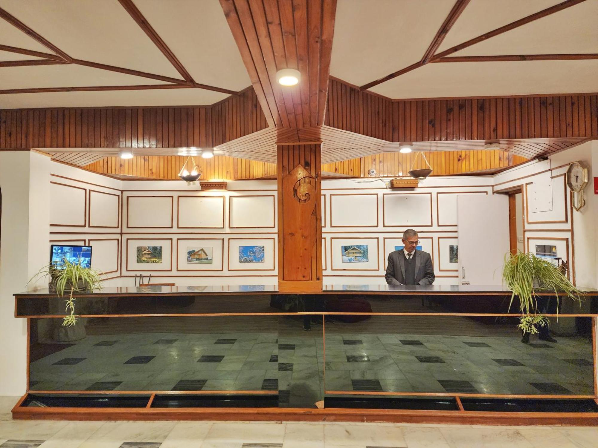 Hotel Pineview シムラー エクステリア 写真