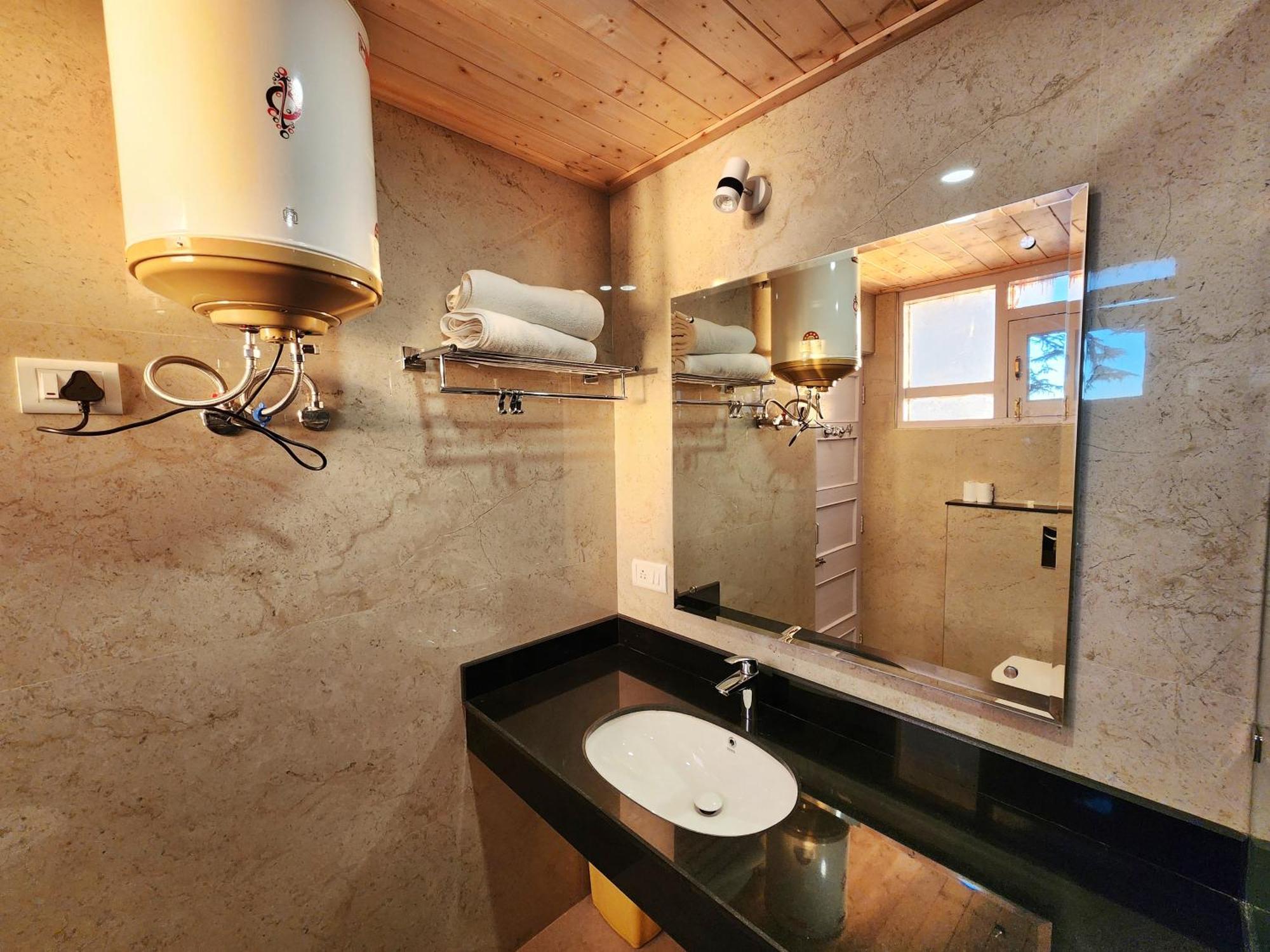 Hotel Pineview シムラー エクステリア 写真