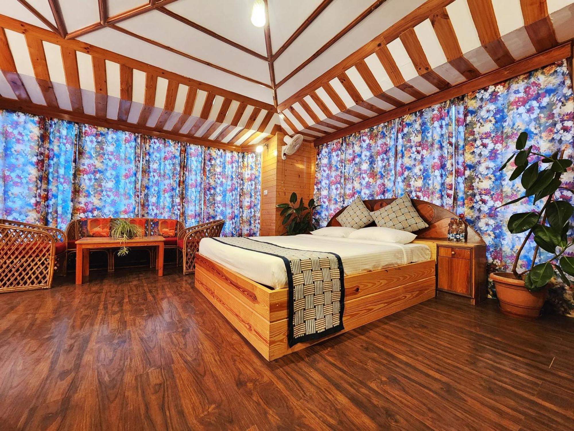 Hotel Pineview シムラー エクステリア 写真