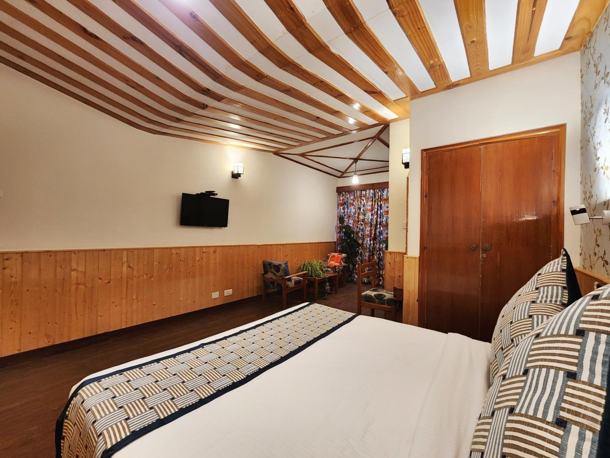 Hotel Pineview シムラー エクステリア 写真