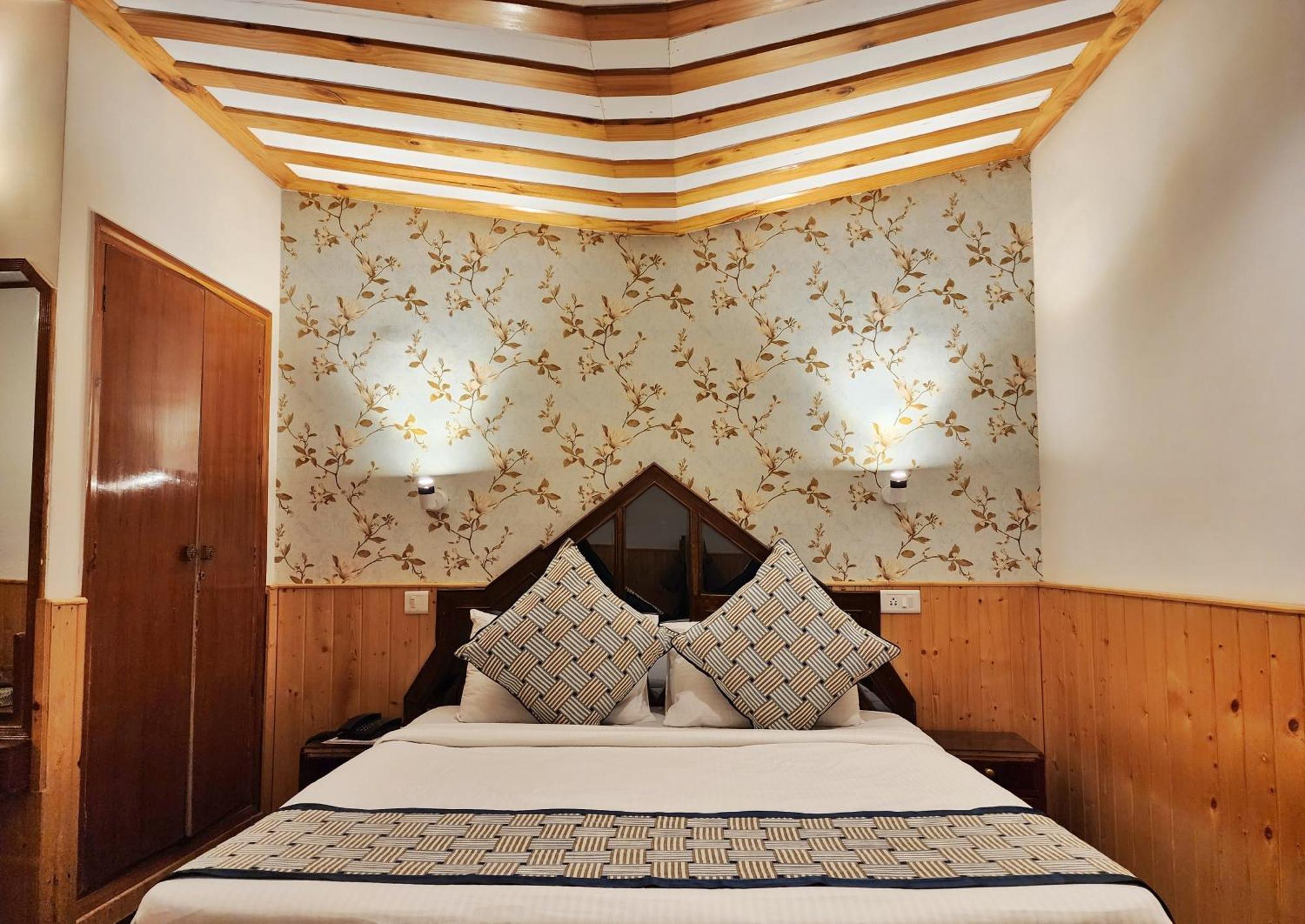 Hotel Pineview シムラー エクステリア 写真