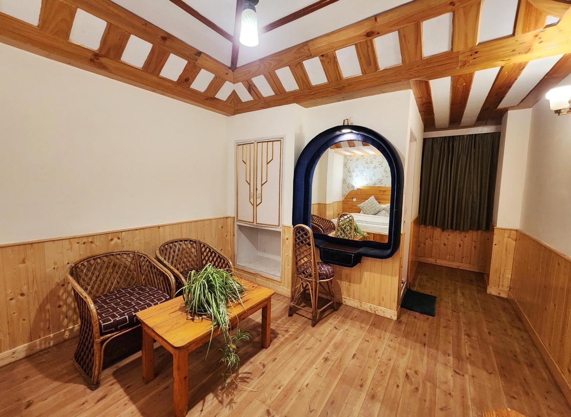 Hotel Pineview シムラー エクステリア 写真