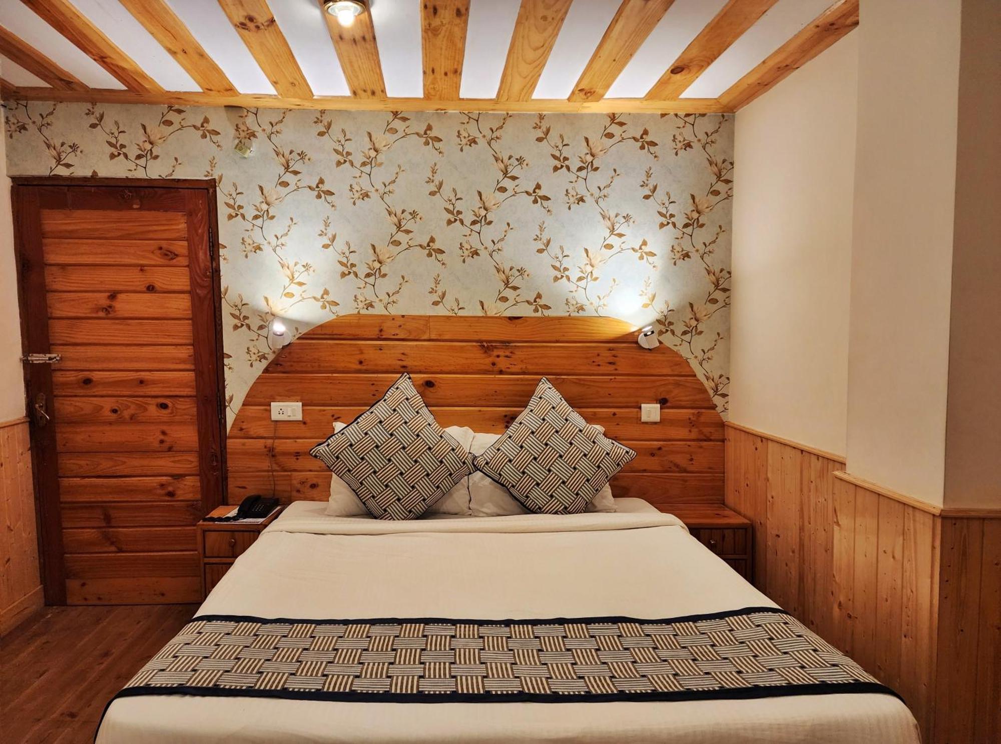 Hotel Pineview シムラー エクステリア 写真